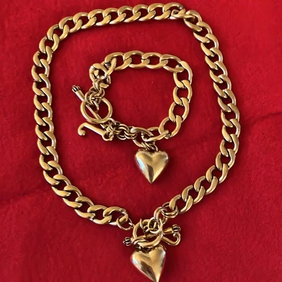 Juicy Couture Gold Heart Necklace and Bracelet Set - Picture 4 of 4